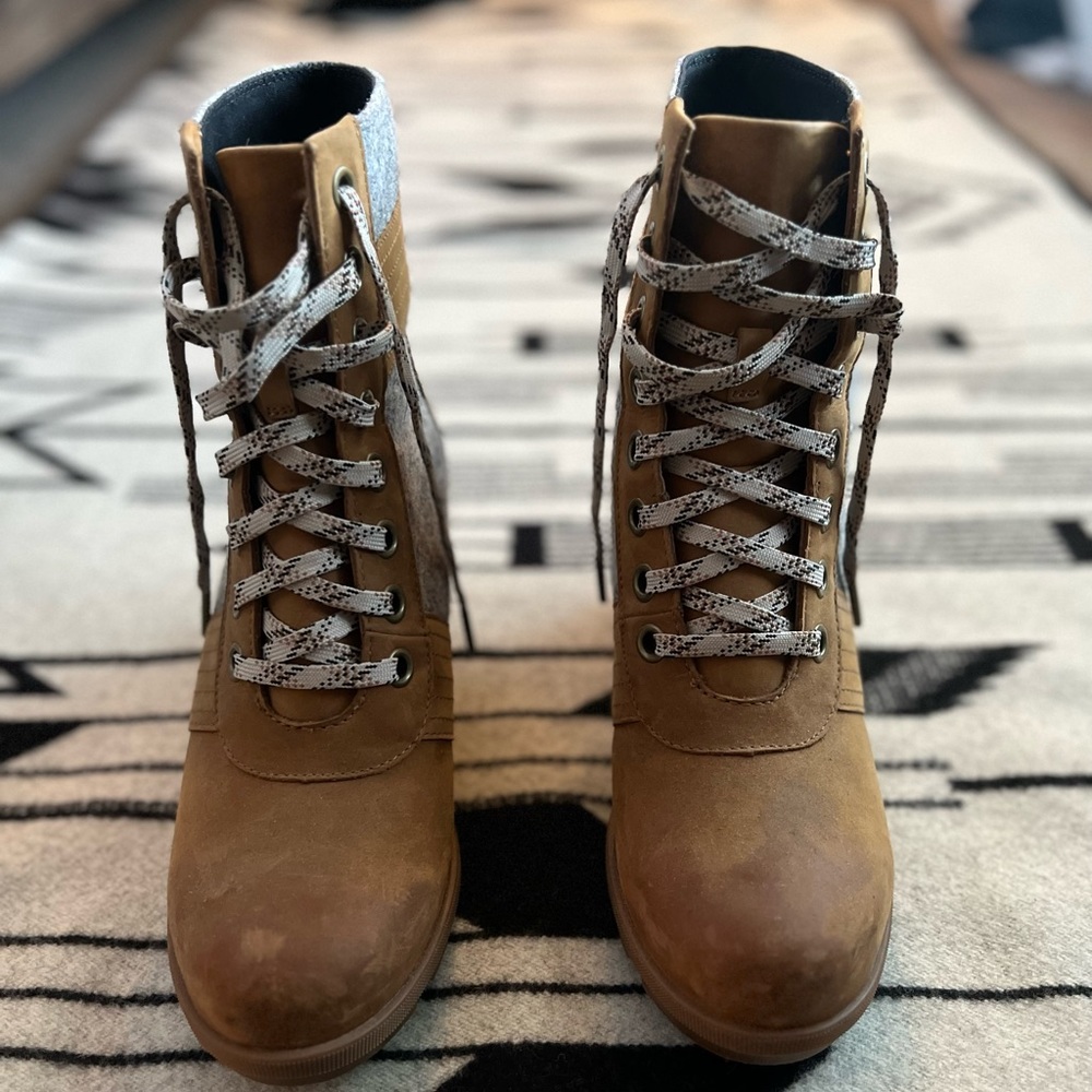 Sorel Wedge Boots Size 10 - Picture 2 of 3